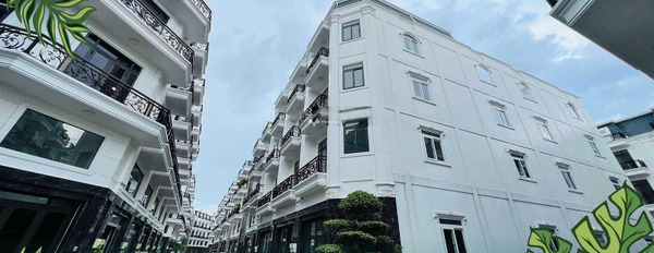 Tổng quan căn này có 4 phòng ngủ, bán nhà ở diện tích rộng 70m2 bán ngay với giá khuyến mãi chỉ 5 tỷ tại Quận 12, Hồ Chí Minh-03