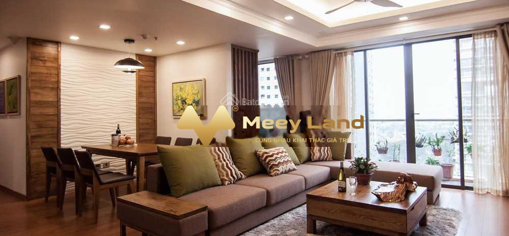 Ngay trong dự án Golden Land, bán căn hộ, giá bán cực sốc chỉ 3.3 tỷ vị trí thuận lợi nằm tại Đường Nguyễn Trãi, Hà Nội diện tích thực 111m2