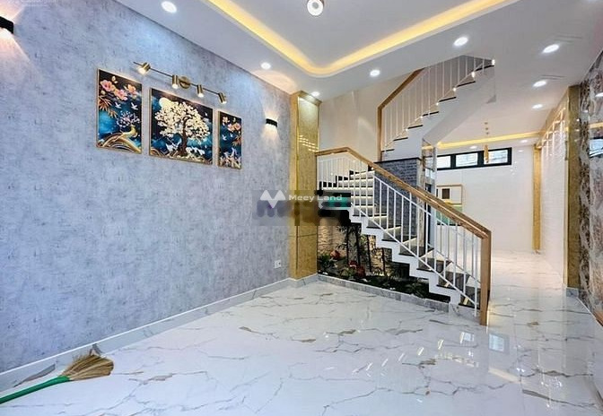 Nhà 3 phòng ngủ bán nhà ở có diện tích chính 136m2 bán ngay với giá khủng 1.05 tỷ vị trí mặt tiền gần Quận 10, Hồ Chí Minh