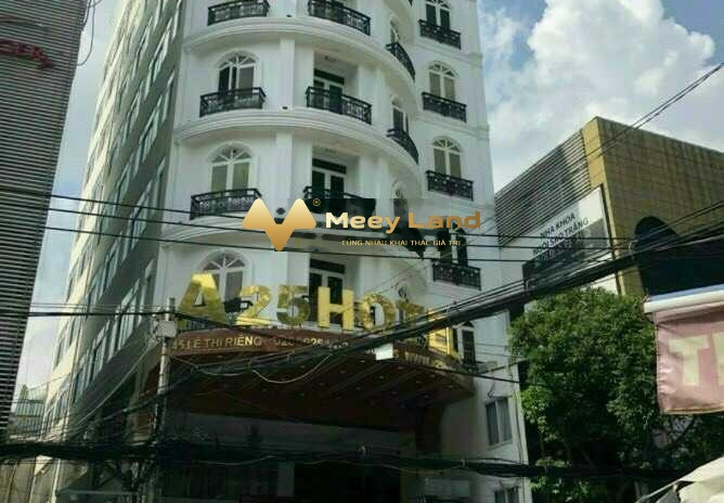 Nhà có 4 PN bán nhà ở có diện tích chính 71m2 vào ở ngay giá hấp dẫn 40 tỷ vị trí thuận lợi tại Nguyễn Bỉnh Khiêm, Quận 1