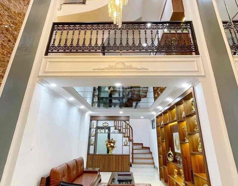 Trong nhà tổng quan có 5 phòng ngủ, cho thuê nhà, giá thuê đặc biệt 25 triệu/tháng có diện tích thực 45m2 vị trí đặt nằm ngay Phương Liệt, Hà Nội-01
