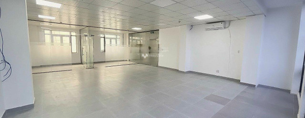 Cho thuê nhà ở có diện tích gồm 200m2 thuê ngay với giá rẻ từ 180 triệu/tháng vị trí thuận lợi gần Nguyễn Gia Trí, Hồ Chí Minh-03