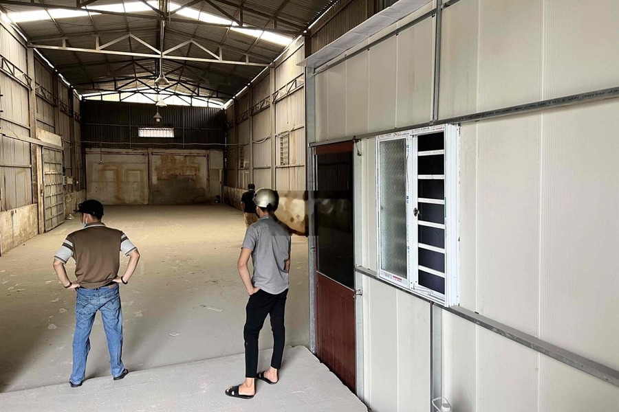 Cho thuê kho xưởng 240m2 tại phường Thạnh Lộc, Q12 -01