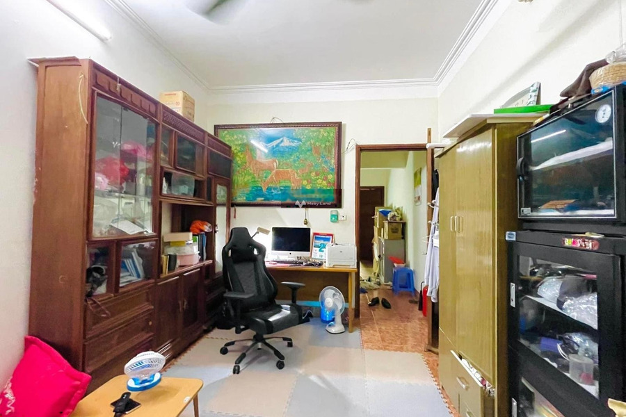 Trong nhà gồm 4 PN bán nhà bán ngay với giá cực sốc 9.9 tỷ có diện tích chung 68m2 vị trí đặt tọa lạc tại Hoàng Văn Thái, Hà Nội-01