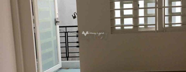 Nội thất dính tường Nhà trống cho thuê phòng trọ Thích Quảng Đức, Phú Nhuận, ngôi nhà có tổng 2 phòng ngủ, 2 WC giá ưu đãi-03
