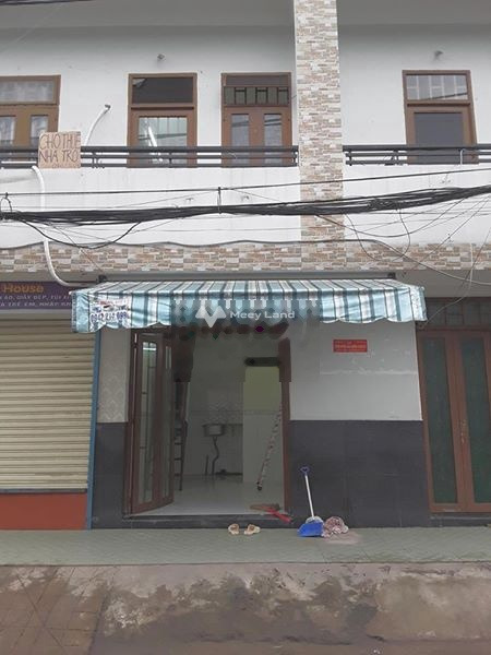 Vị trí mặt tiền nằm ở Phú Thạnh, Tân Phú cho thuê nhà thuê ngay với giá vô cùng rẻ chỉ 4.2 triệu/tháng, trong nhà này bao gồm 1 phòng ngủ-01