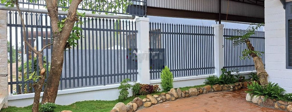 Nhà 3 PN bán nhà bán ngay với giá siêu mềm 4.65 tỷ có diện tích chính 180m2 vị trí mặt tiền tọa lạc ngay ở Mai Hắc Đế, Buôn Ma Thuột-02