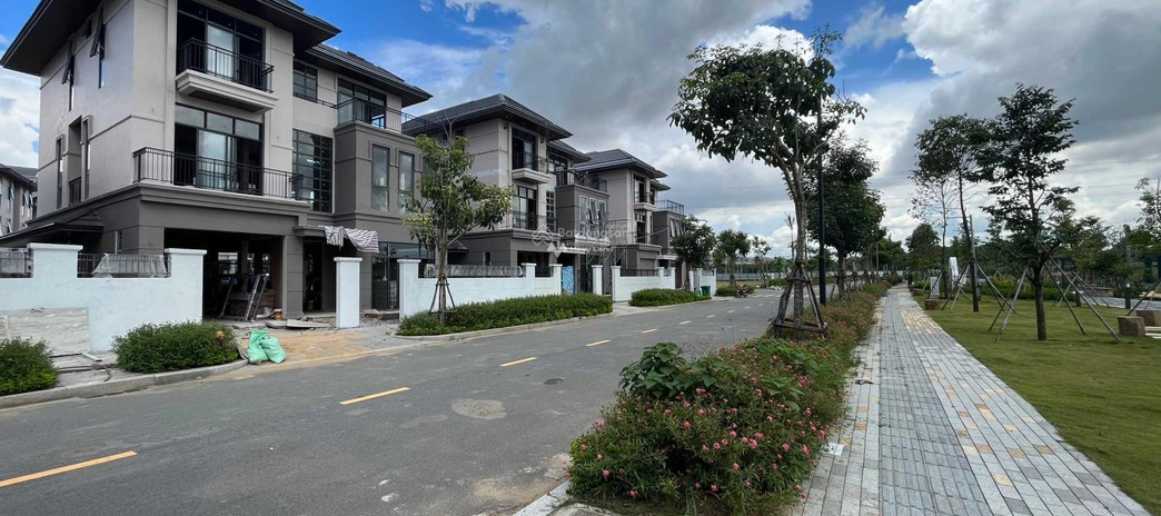 Bán biệt thự, bán ngay với giá giao động 13.8 tỷ diện tích rất rộng 119m2 vị trí mặt tiền ngay ở Nguyễn Hữu Thọ, Hồ Chí Minh