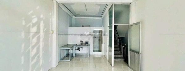 Cho thuê nhà tọa lạc ngay trên Phạm Ngũ Lão, Ninh Kiều, thuê ngay với giá bất ngờ 13 triệu/tháng có một diện tích sàn 40m2, trong căn nhà này gồm 2 PN-02