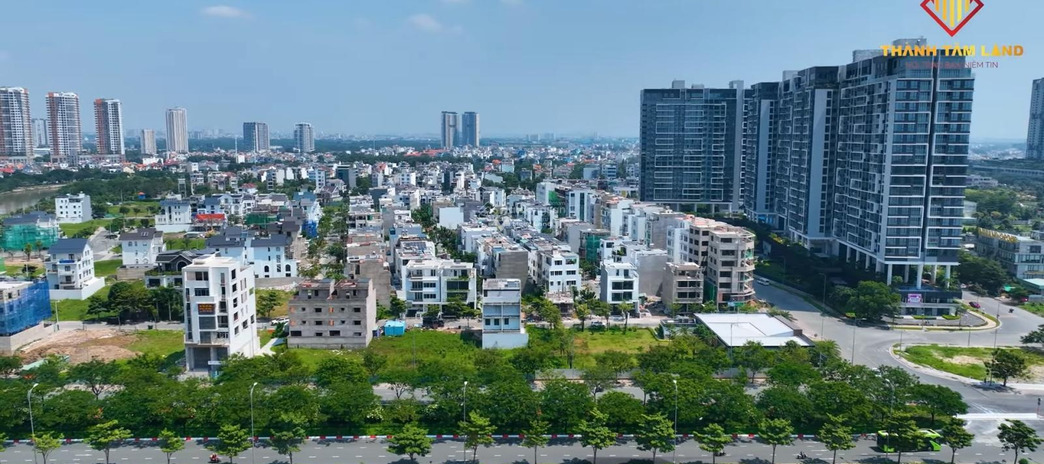 Hướng Tây - Nam, bán nhà diện tích khoảng 240m2 vị trí tốt tại Trần Quý Kiên, Hồ Chí Minh bán ngay với giá hấp dẫn 135 tỷ
