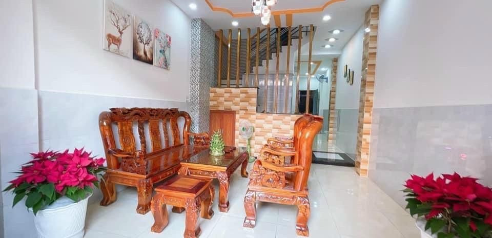 Cần bán căn nhà 2 mê đúc tại Tân Trào, Tuy Hoà, Phú Yên. Diện tích 100m2, giá 3,7 tỷ