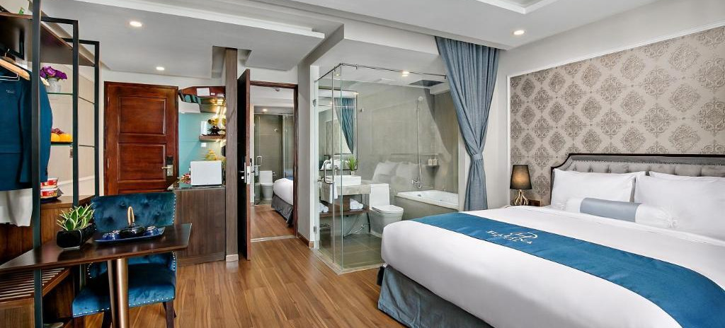 Cho thuê khách sạn 17 phòng đang kinh doanh đường Phan Huy Chú, Phường 2