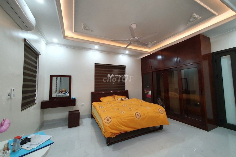 Nhà gồm 4 phòng ngủ, cho thuê nhà, giá thuê chốt nhanh 25 triệu/tháng diện tích rộng là 115m2 mặt tiền nằm tại Định Trung, Vĩnh Phúc-01