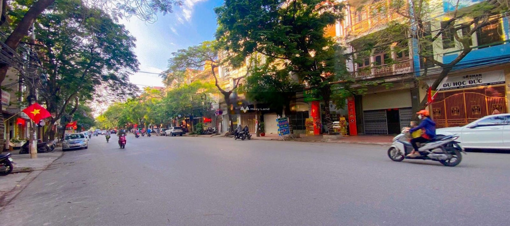 Cần bán nhà mặt tiền nằm ở Văn Cao, Đằng Giang. Diện tích 110m2