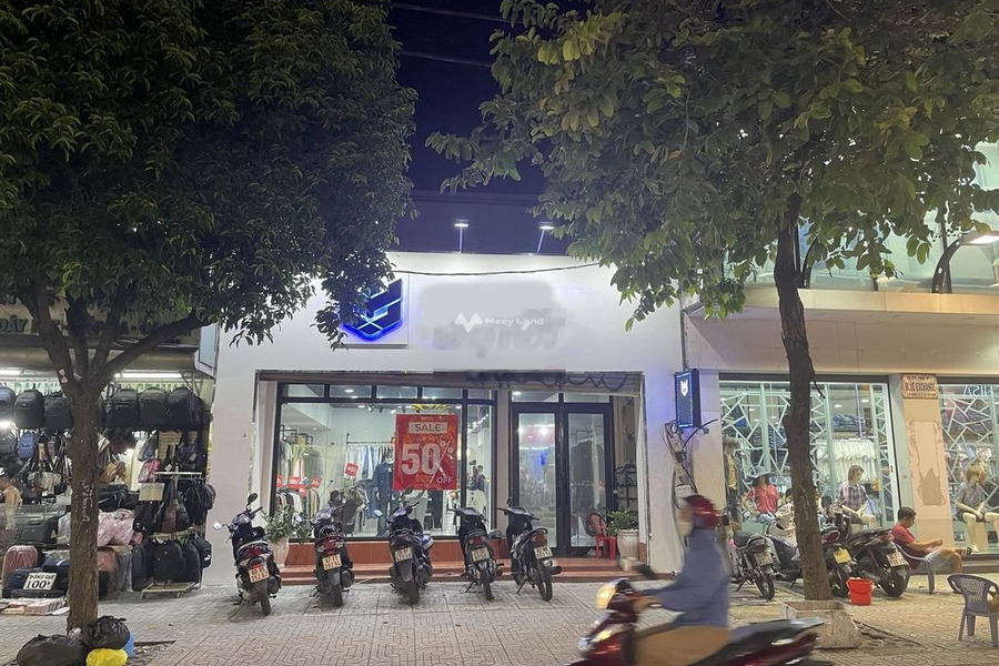 Gia đình cho thuê mặt bằng có một diện tích 150m2 vị trí ở Tân Bình, Hồ Chí Minh thuê ngay với giá siêu rẻ 1 triệu/tháng-01