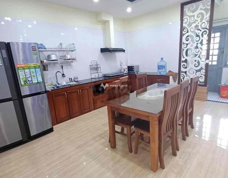 Vị trí đặt tọa lạc ngay ở Đinh Thị Hòa, Sơn Trà cho thuê nhà giá thuê cực sốc 20 triệu/tháng, căn này có tổng 5 PN, 5 WC-01