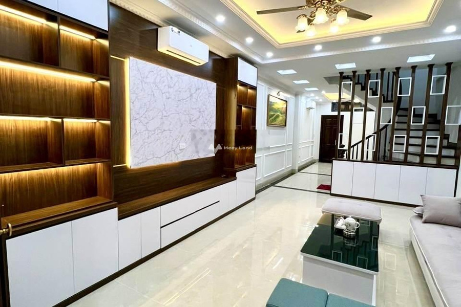 Nhà có 4 phòng ngủ bán nhà bán ngay với giá rẻ từ 6.25 tỷ có diện tích gồm 38m2 vị trí thuận tiện Trần Thái Tông, Hà Nội-01