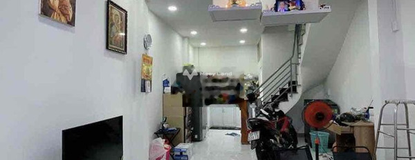 Cho thuê nhà vị trí mặt tiền ngay Phú Thuận, Quận 7, giá thuê đàm phán 8 triệu/tháng diện tích mặt tiền 36m2, căn này bao gồm 2 phòng ngủ-02