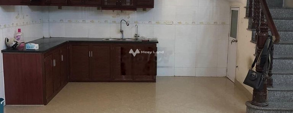 Giá bán 4.9 tỷ bán nhà có diện tích chung là 40m2 Bên trong Hoàng Văn Thụ, Hoàng Mai nhà tổng quan gồm 4 PN khách có thiện chí liên hệ ngay.-02