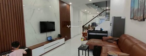 Bán nhà diện tích 208m2 tọa lạc trên Xa Lộ Hà Nội, Hồ Chí Minh bán ngay với giá ngạc nhiên 8 tỷ tổng quan trong căn nhà gồm 3 PN, 3 WC-03