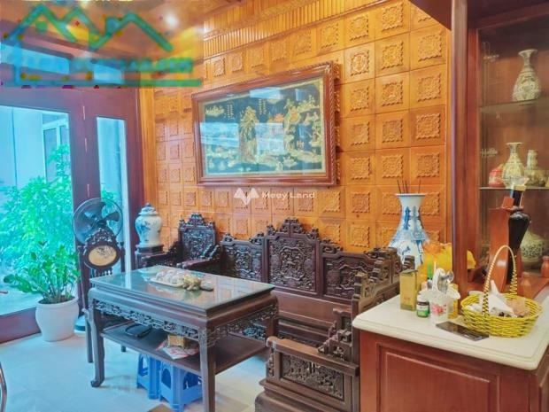 Với diện tích chuẩn 105m2, bán biệt thự vị trí mặt tiền tọa lạc gần Giang Biên, Long Biên, nhà tổng quan gồm có 1 phòng ngủ cực kì sang trọng-01