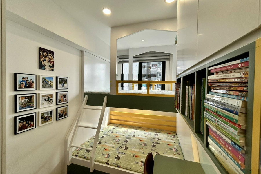 Trong căn này có tổng 2 phòng ngủ, cho thuê căn hộ vị trí đặt vị trí nằm trên Thạnh Mỹ Lợi, Hồ Chí Minh, 2 WC giá mềm sinh viên-01