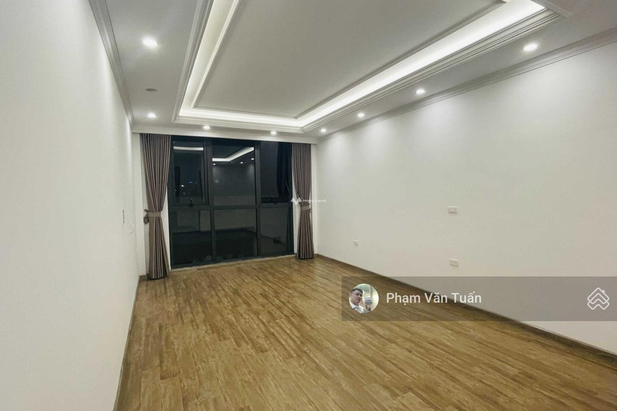 Nhà gồm 4 phòng ngủ bán nhà ở diện tích chuẩn 48m2 bán ngay với giá quy định 7.8 tỷ vị trí mặt tiền nằm trên Vũ Phạm Hàm, Hà Nội-01