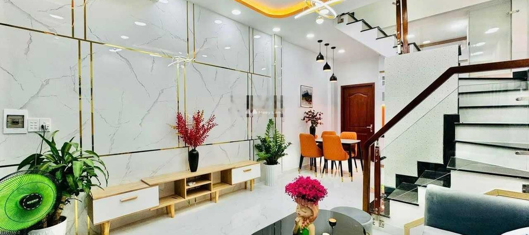 Giá chỉ 9.8 tỷ bán nhà có diện tích chính 72m2 ngay ở Nguyễn Giản Thanh, Quận 10 liên hệ chính chủ.