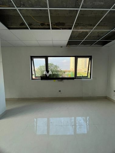 Giá thuê giao động từ 11 triệu/tháng cho thuê sàn văn phòng mặt tiền nằm ngay tại Nguyễn Xiển, Hà Nội có một diện tích là 80m2-01