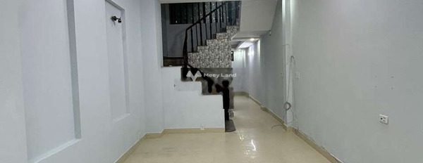 Nhà có 4 phòng ngủ, cho thuê nhà, giá thuê sang tên 12 triệu/tháng có một diện tích 80m2 tọa lạc ngay ở Phạm Hùng, Bình Chánh-02