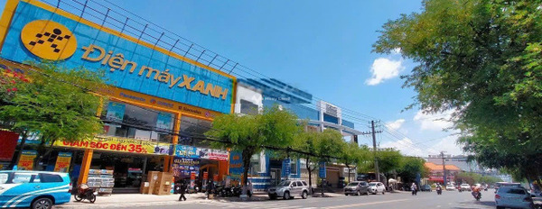 Cho thuê nhà, giá thuê cực mềm chỉ 220 triệu/tháng có diện tích gồm 483.6m2 vị trí đẹp ngay ở Phương Sài, Nha Trang-03