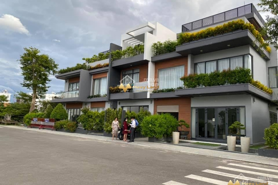 Bán liền kề ngôi nhà có nội thất bình dị mặt tiền tọa lạc ngay Nha Trang, Khánh Hòa giá bán cạnh tranh chỉ 4 tỷ-01