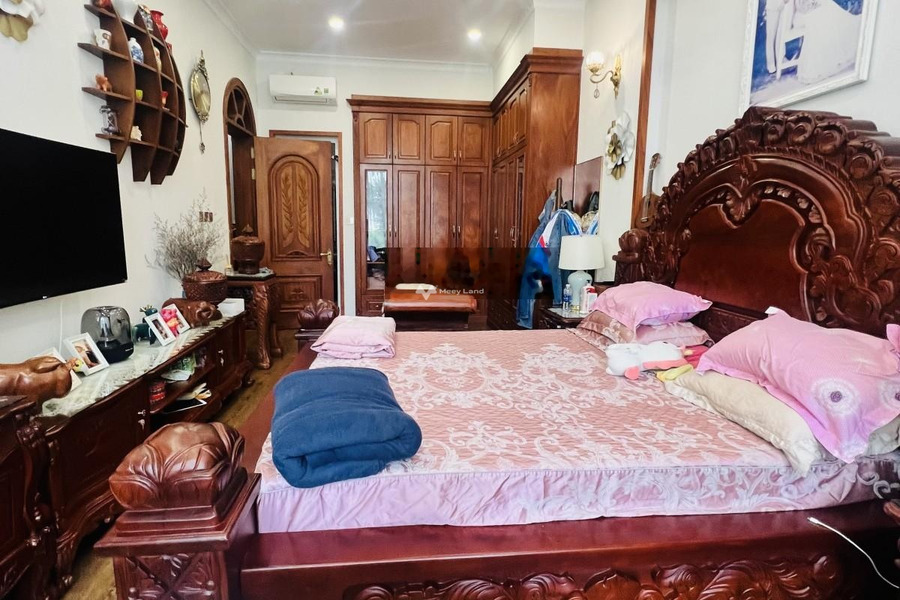 8 phòng ngủ, bán biệt thự, bán ngay với giá siêu khủng chỉ 28 tỷ diện tích 199m2 vị trí hấp dẫn Huỳnh Tấn Phát, Nhà Bè-01