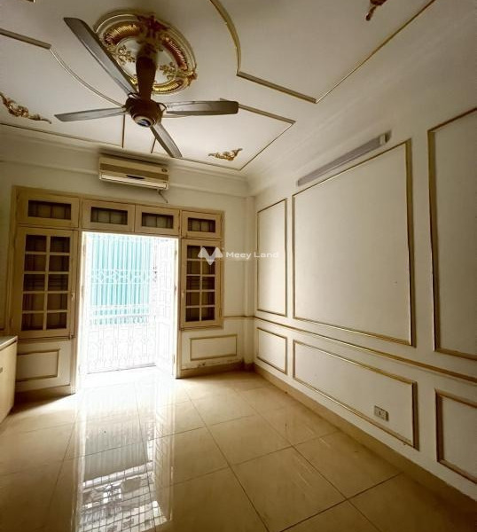 Tổng quan ở trong ngôi nhà 4 PN, cho thuê nhà ở có diện tích chuẩn 66m2 giá thuê khởi đầu từ 19 triệu/tháng ở Lê Trọng Tấn, Hà Nội-01