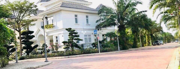 Vị trí đẹp ngay trên Hà Huy Tập, Hồ Chí Minh, bán biệt thự, bán ngay với giá êm 240 tỷ diện tích như sau 572.1m2, nhìn chung gồm có 6 PN nhà bao mới-03