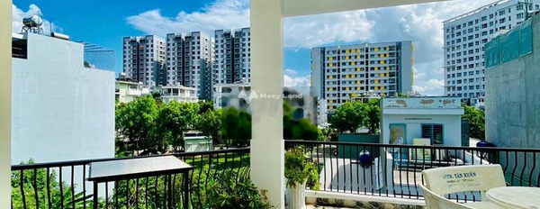 Cho thuê nhà diện tích rộng lớn 400m2 gần Nguyễn Đình Chiểu, Phường 5 giá thuê siêu mềm chỉ 15 triệu/tháng, căn nhà gồm có tất cả 4 phòng ngủ, 5 WC-02