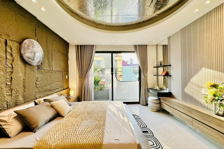 Vị trí thuận lợi Thống Nhất, Hồ Chí Minh bán nhà bán ngay với giá hữu nghị 9.9 tỷ trong ngôi nhà này gồm 4 phòng ngủ 5 WC-01