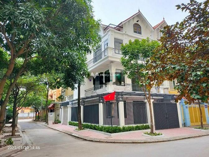 Cho thuê biệt thự ngay trên Mễ Trì, Hà Nội thuê ngay với giá chỉ từ chỉ 50 triệu/tháng diện tích rộng là 200m2, nhà nhìn chung gồm có 5 phòng ngủ-01