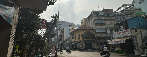 Nằm ở Quận 1, Hồ Chí Minh cho thuê cửa hàng 32 triệu/tháng mặt tiền tiện lợi 4 mét giá tốt nhất-03
