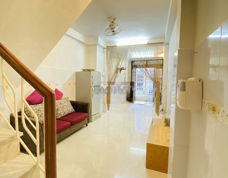 Vị trí đẹp tọa lạc ngay Nguyễn Chí Thanh, Hồ Chí Minh cho thuê nhà giá thuê đặc biệt 12 triệu/tháng, ngôi nhà có 2 phòng ngủ-01