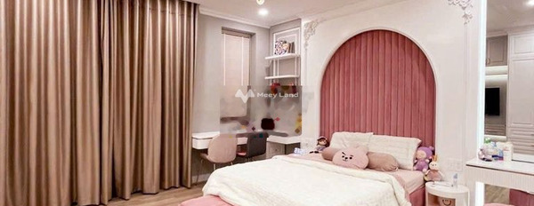 Nhà gồm 5 phòng ngủ cho thuê nhà ở có diện tích quy ước 345m2 thuê ngay với giá đề cử chỉ 60 triệu/tháng vị trí thuận lợi nằm ở Quận 1, Hồ Chí Minh-02