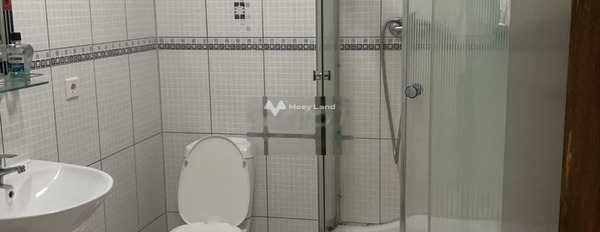 Tổng quan có tất cả 2 PN, cho thuê căn hộ vị trí đẹp ngay trên Hoàng Quốc Việt, Phú Mỹ, 1 WC lh ngay kẻo lỡ-02