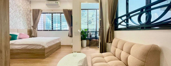 Cho thuê căn hộ vị trí đặt tọa lạc ngay trên Bến Nghé, Hồ Chí Minh nội thất đầy đủ-03