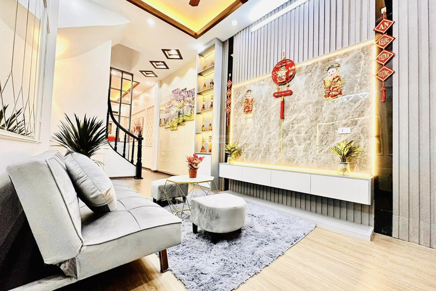 Ở Thịnh Quang, Thịnh Quang, bán nhà, bán ngay với giá cực êm chỉ 4.9 tỷ diện tích rộng 37m2, ngôi nhà gồm 4 phòng ngủ vị trí thuận lợi-01