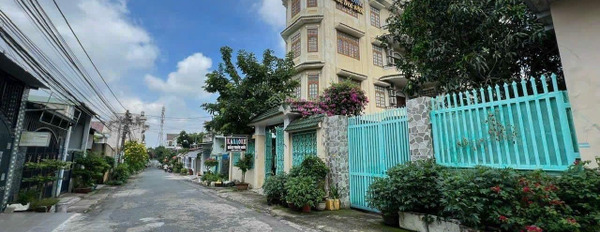 Hướng Bắc, bán nhà có diện tích rộng 193m2 vị trí thuận lợi tọa lạc ngay ở Biên Hòa, Đồng Nai bán ngay với giá đề cử từ 9.9 tỷ nhà có tổng 2 PN, 2 WC-02