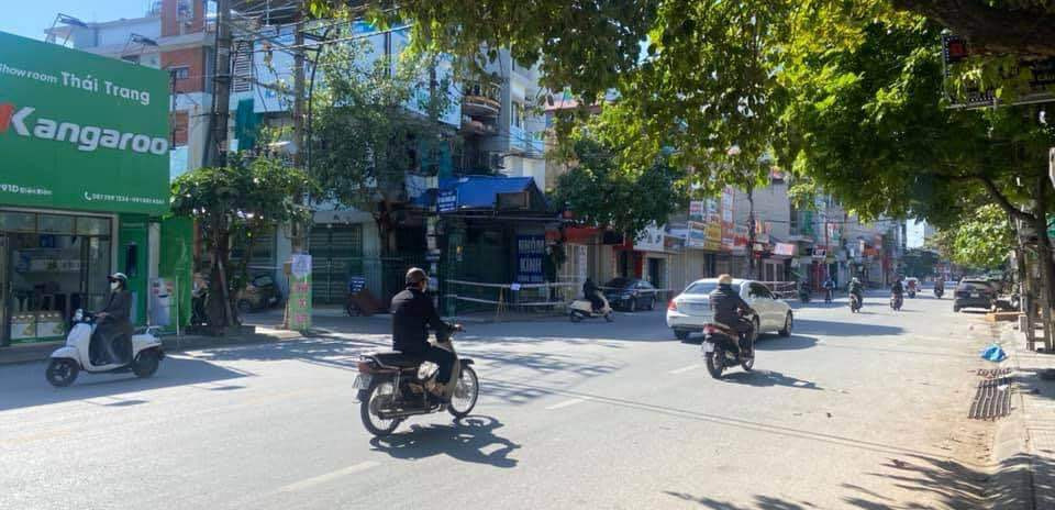 Chính chủ gửi bán nhà 3,5 tầng mặt tiền rộng mặt đường Điện Biên, vị trí cực đẹp gần Micom