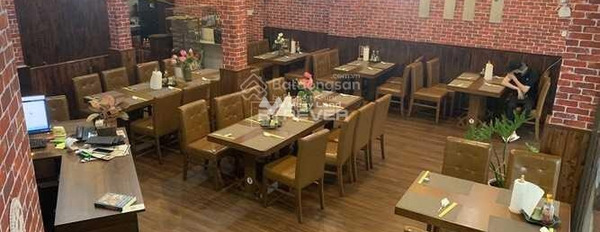 Diện tích quy đổi 100m2, cho thuê nhà ở nằm ngay Út Tịch, Tân Bình vị trí đắc địa-03