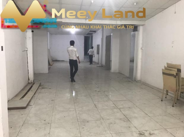 Khoảng 240 m2 cho thuê cửa hàng vị trí đẹp Nguyễn An Ninh, Phường 7 thuê ngay với giá cực êm chỉ 25 triệu/tháng giao thông đông đúc