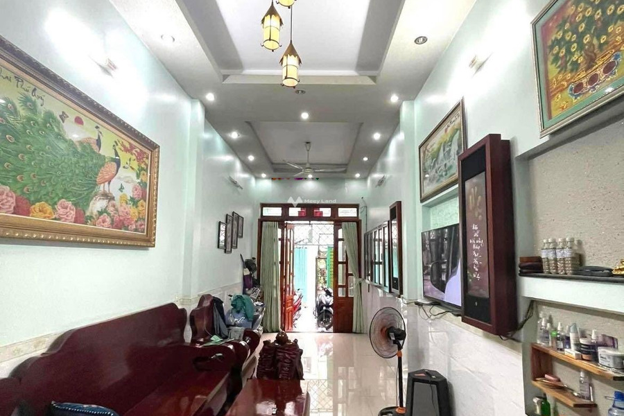 Bán nhà mặt tiền nằm tại Nguyễn Hồng Đào, Tân Bình giá nhỉnh 6.3 tỷ có diện tích rộng 60m2 tổng quan ngôi nhà này gồm 4 phòng ngủ-01