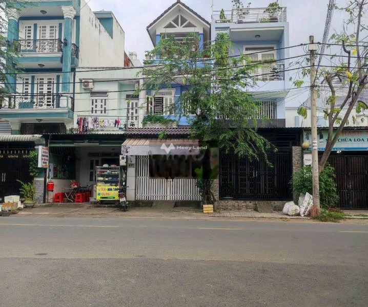 Bán nhà xây tâm huyết gần ngay tt huyện Bình Chánh, 100m2, sổ riêng -01